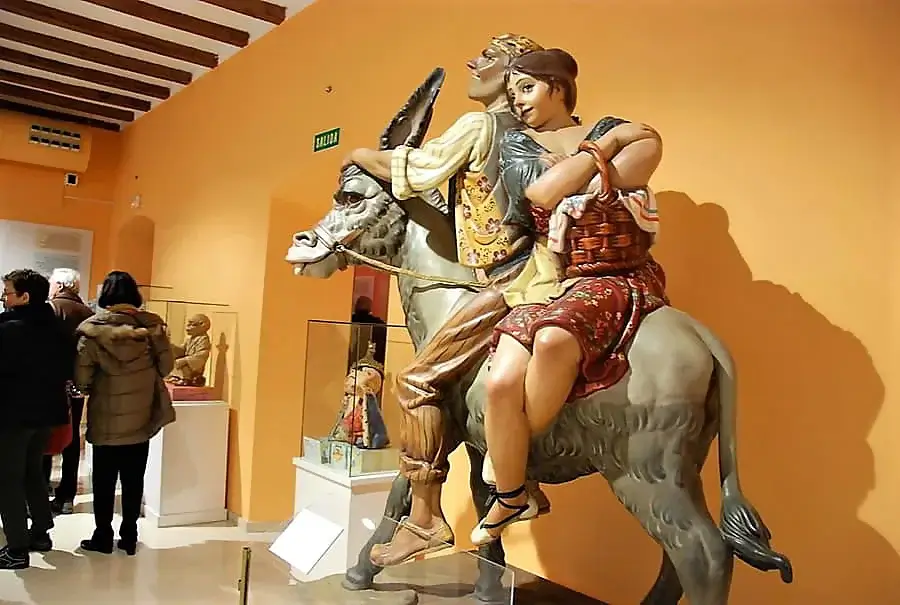 Ninots - pupazzi del Museo di Fallas di Valencia