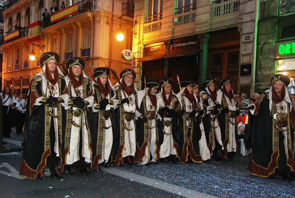 What to see in the parade of Moors and Christians